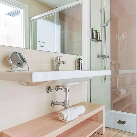 Limehome Carrer De Besalú 82 * Barcelona