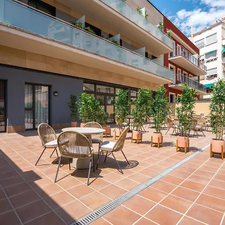 Limehome Carrer De Besalú 82 Hotel