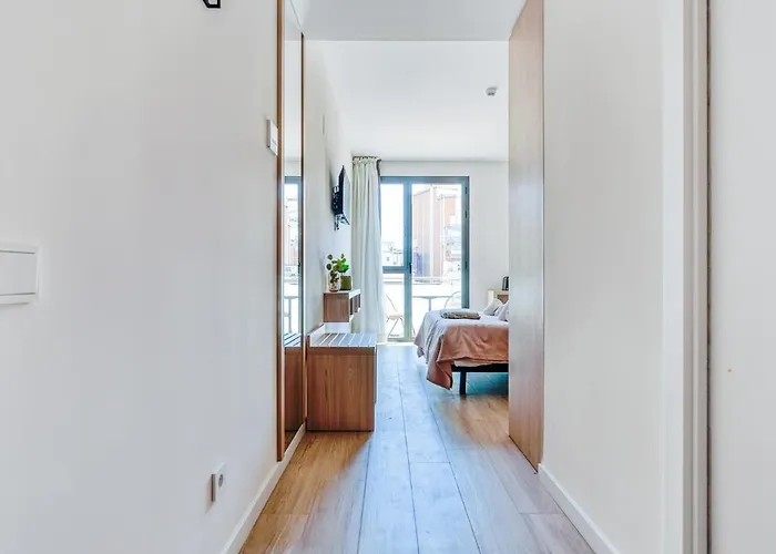Limehome Carrer De Besalu 82 Ξενοδοχείο Βαρκελώνη
