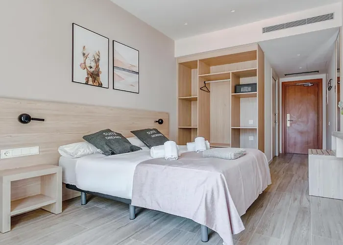 Limehome Carrer De Besalu 82 4* Βαρκελώνη
