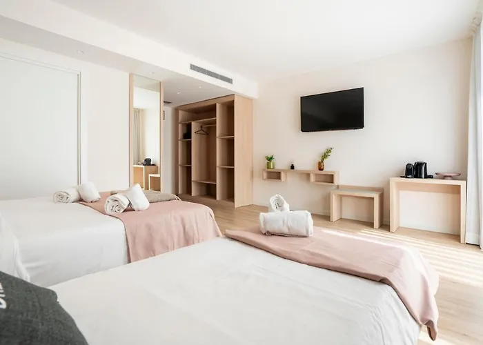 Limehome Carrer De Besalu 82 Ξενοδοχείο 4*