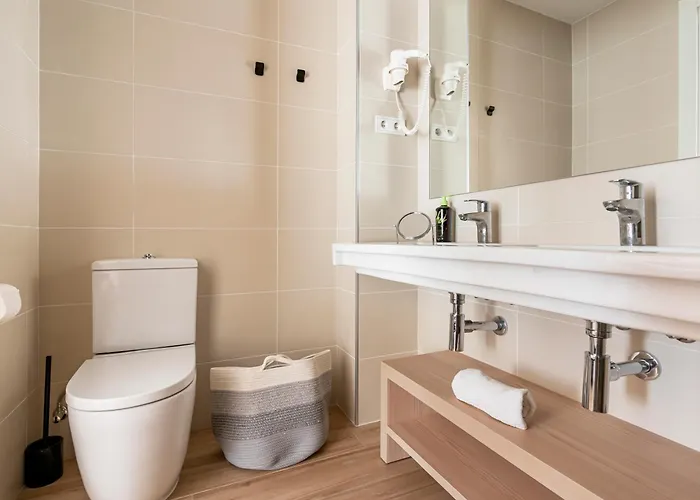 Limehome Carrer De Besalu 82 4* Βαρκελώνη