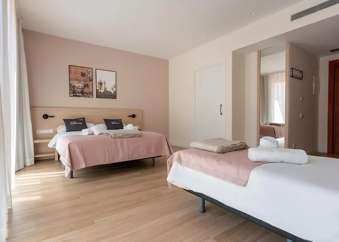 Limehome Carrer De Besalu 82 4*
