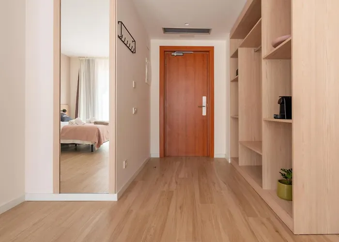 Ξενοδοχείο Limehome Carrer De Besalu 82 4*