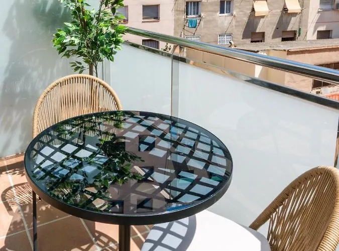 Ξενοδοχείο Limehome Carrer De Besalu 82