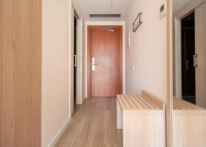 Ξενοδοχείο Limehome Carrer De Besalu 82 4*