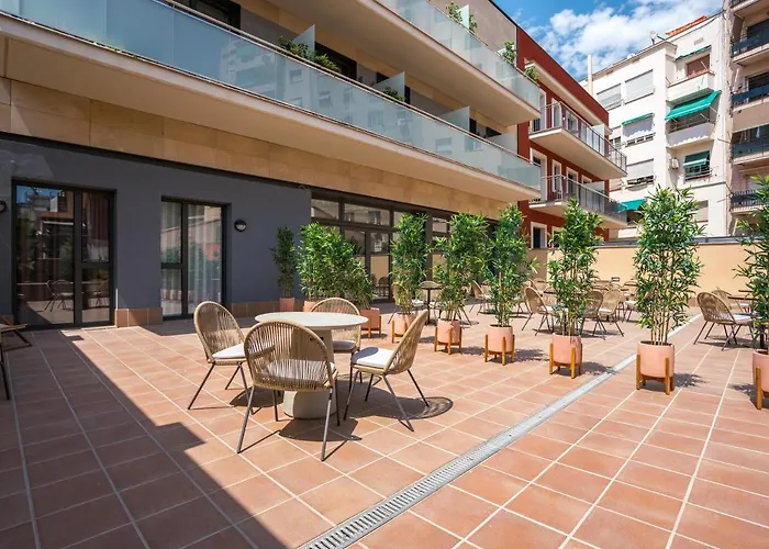 Limehome Carrer De Besalu 82 Ξενοδοχείο