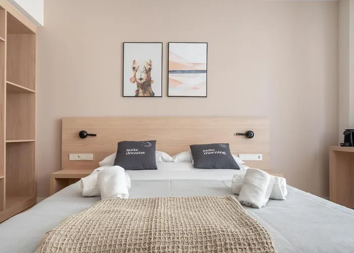 Limehome Carrer De Besalu 82 4*