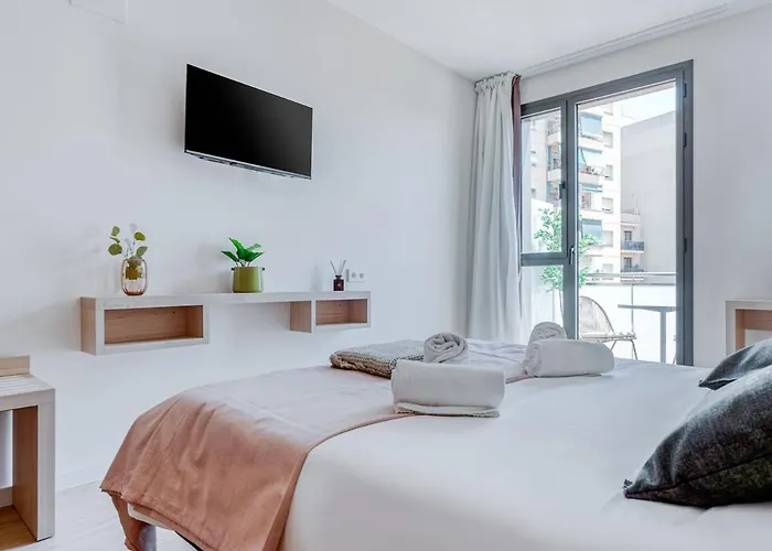 Ξενοδοχείο Limehome Carrer De Besalu 82