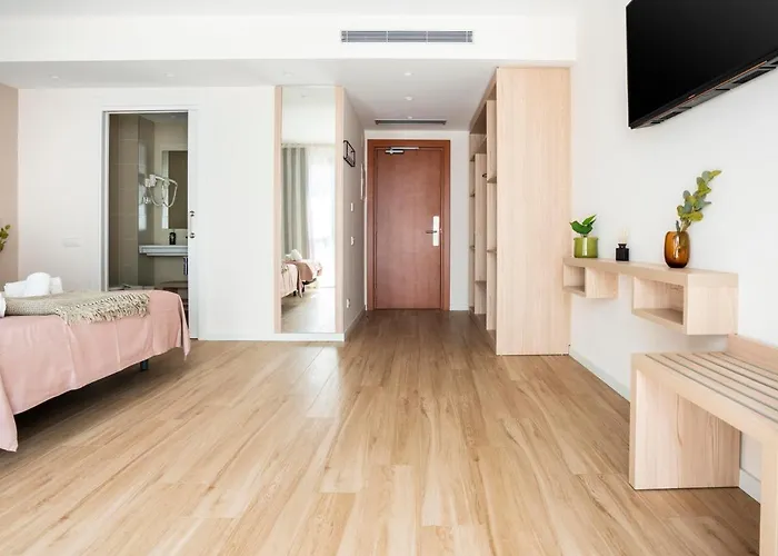 Limehome Carrer De Besalu 82