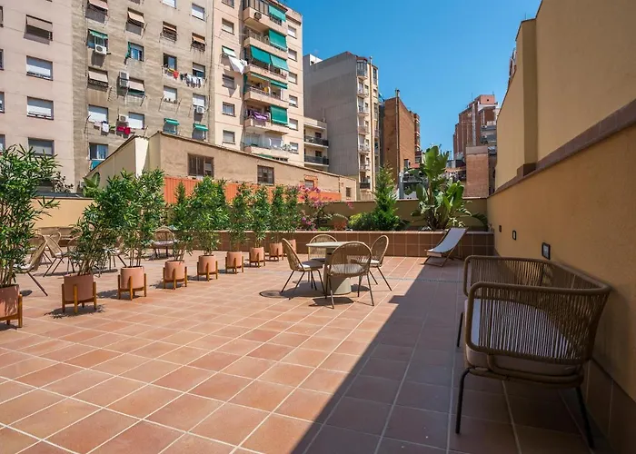 Limehome Carrer De Besalu 82 Ξενοδοχείο