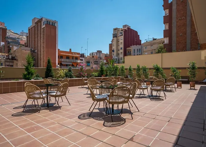 Limehome Carrer De Besalu 82 Ξενοδοχείο